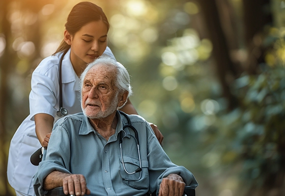 Evde Hasta & Yaşlı Bakıcı Fiyatları 2026: İzmir’de Bakıcı Ücretleri Ne Kadar?